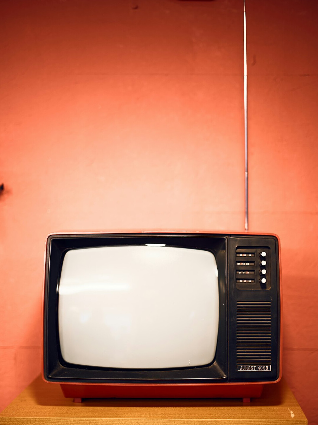 nostalgic tv viewer